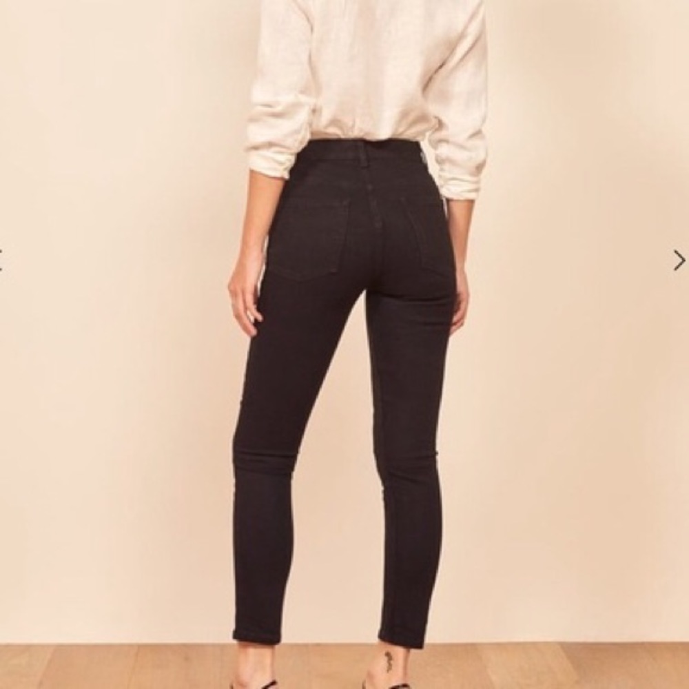 Reformation Serena High Skinny Crop in Black size 28